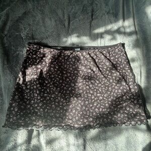 It has never been used out only washed once, it’s about like 14 inches long